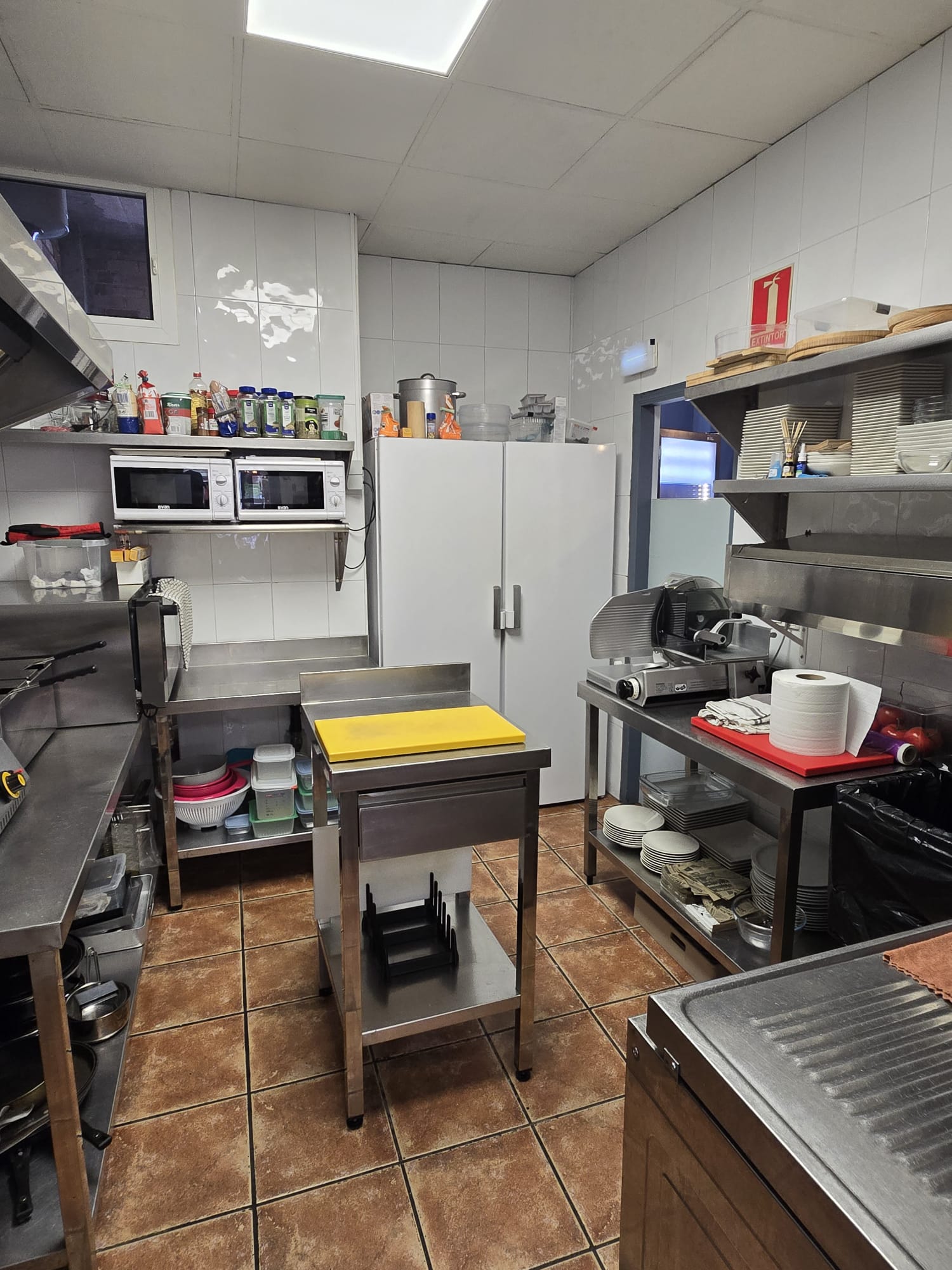 Traspaso cafetería-restaurante en pleno funcionamiento en La Nucía