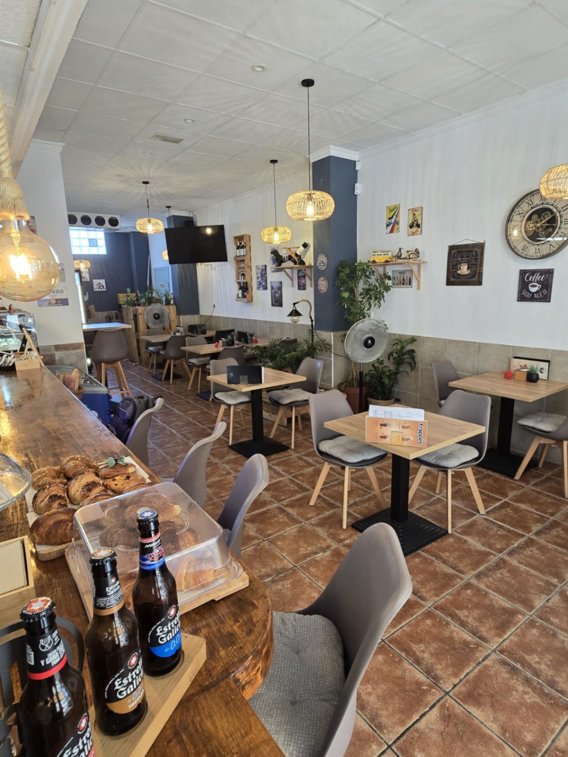 Traspaso cafetería-restaurante en pleno funcionamiento en La Nucía