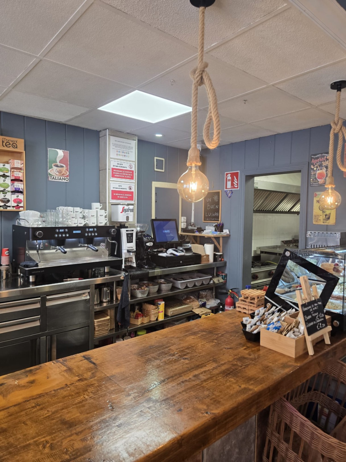 Traspaso cafetería-restaurante en pleno funcionamiento en La Nucía