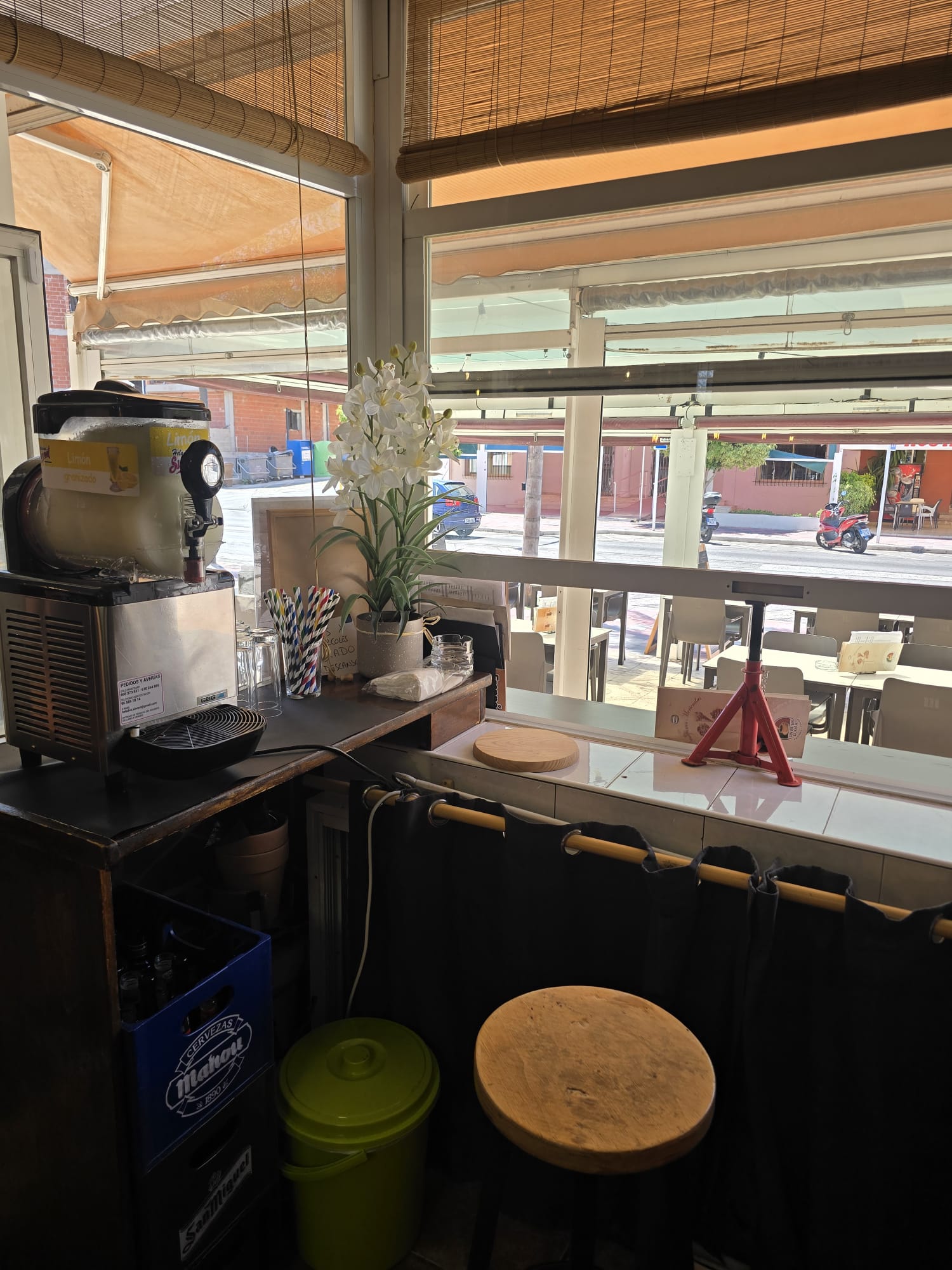 Traspaso cafetería-restaurante en pleno funcionamiento en La Nucía