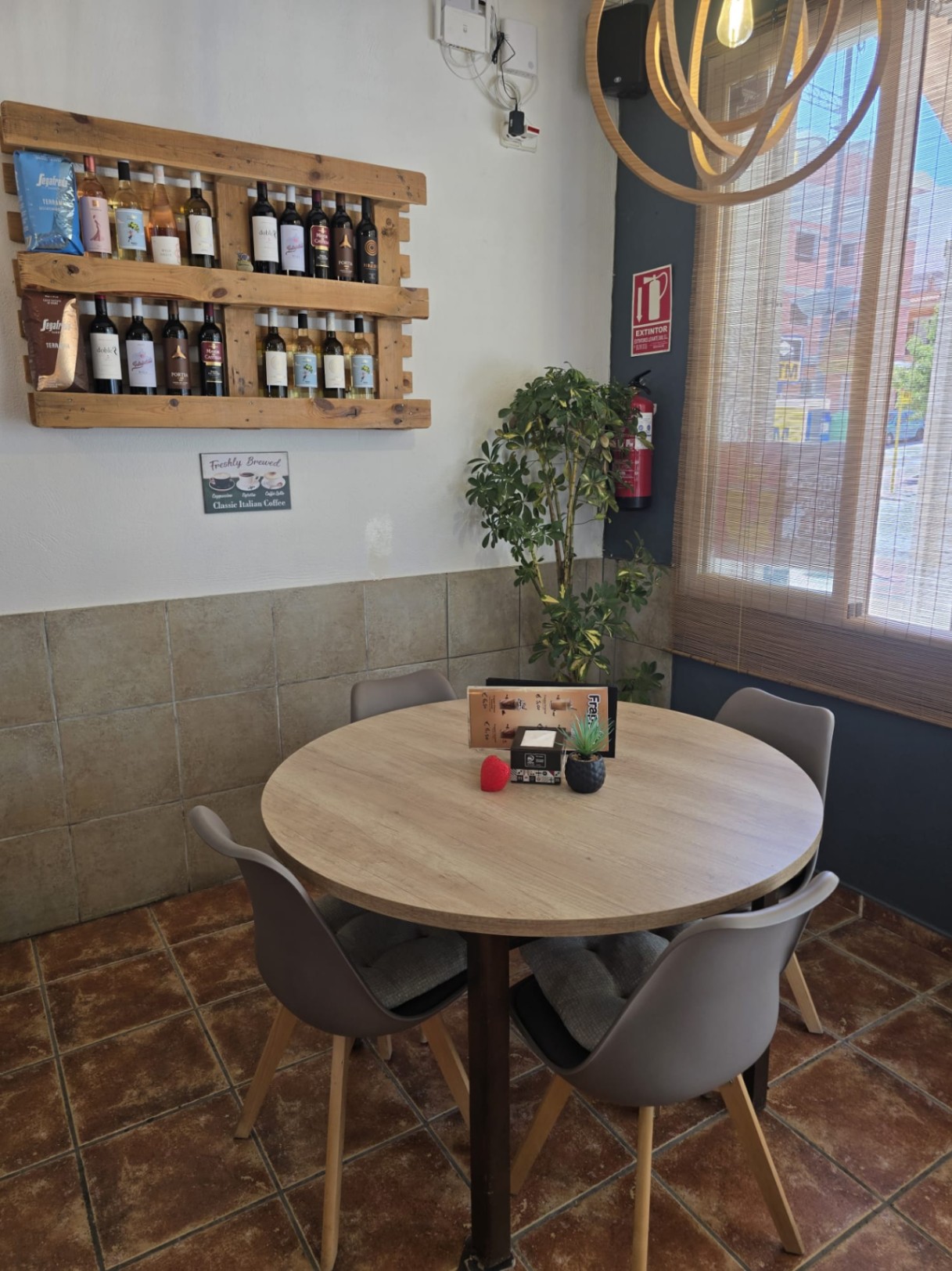 Traspaso cafetería-restaurante en pleno funcionamiento en La Nucía
