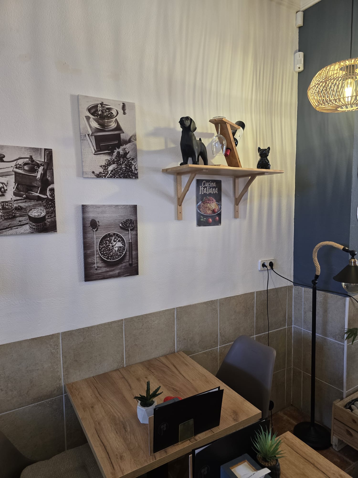 Traspaso cafetería-restaurante en pleno funcionamiento en La Nucía