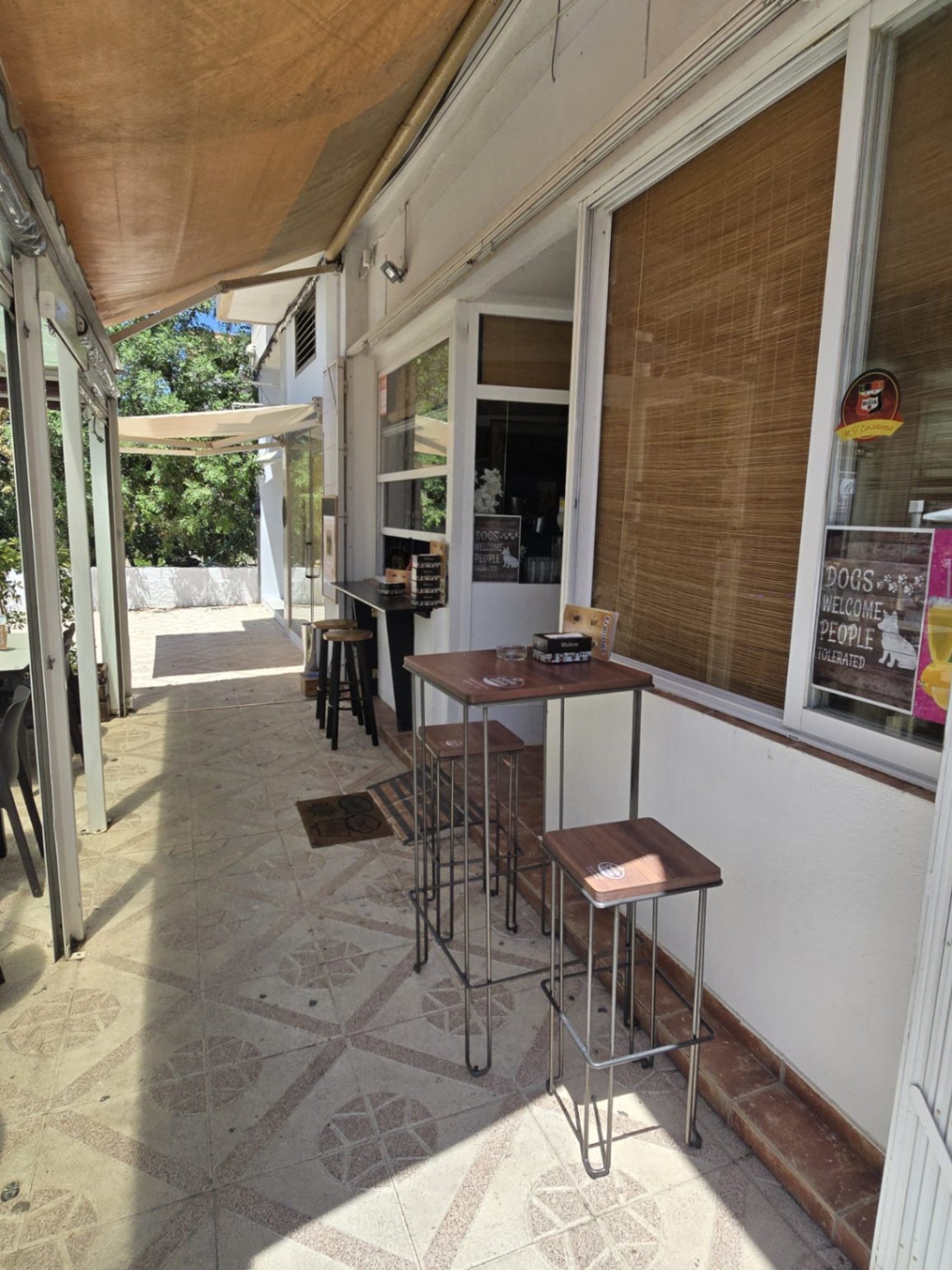 Traspaso cafetería-restaurante en pleno funcionamiento en La Nucía