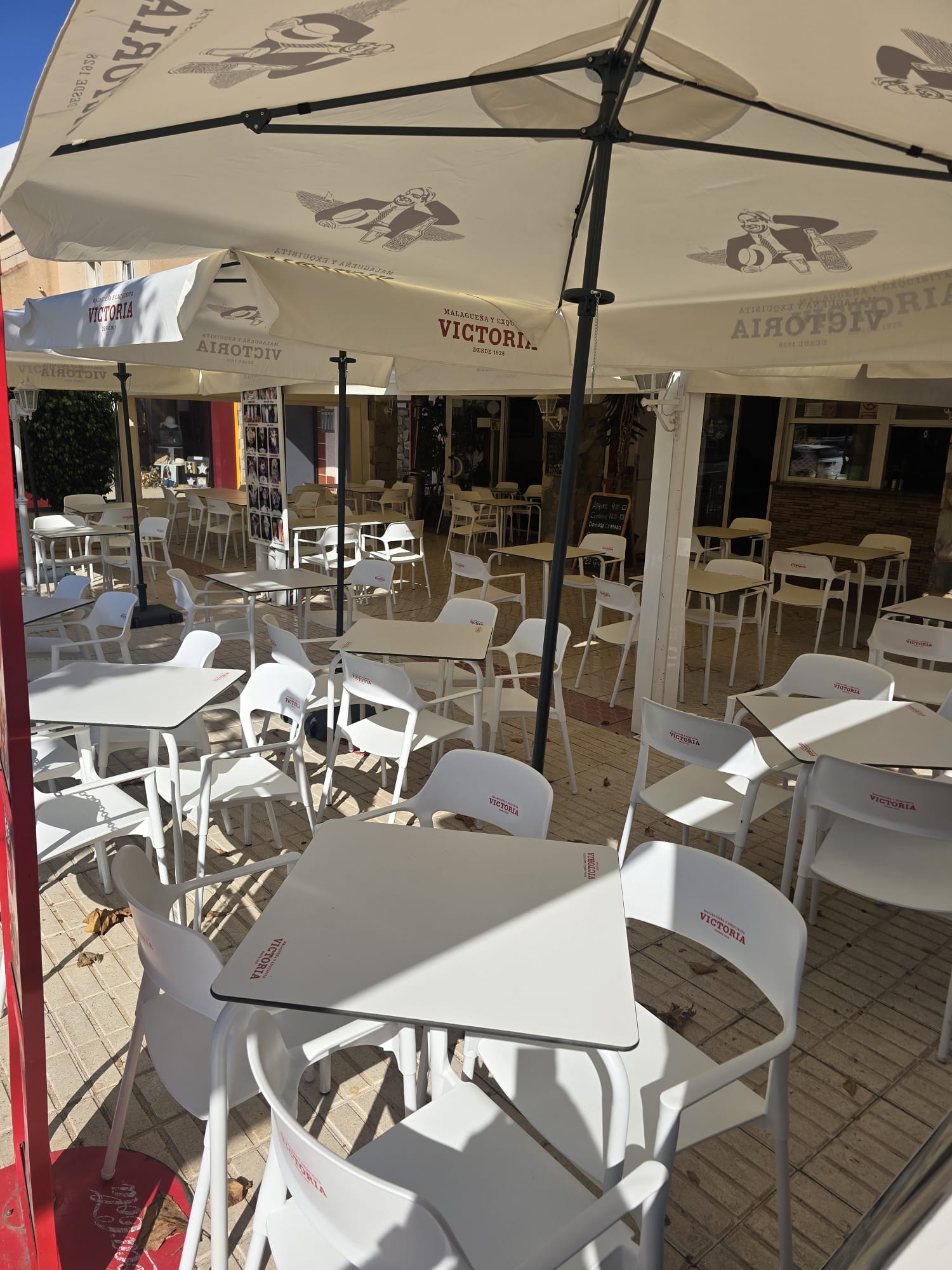 Trapaso Restaurante / Pizzeria en una ubicación privilegiada en Albir