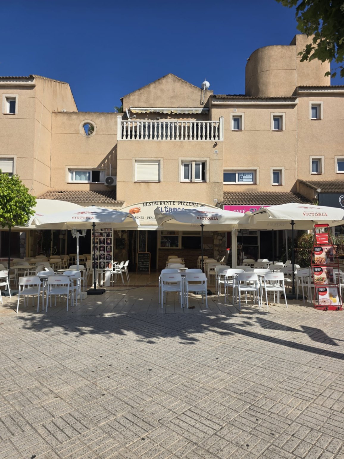 Trapaso Restaurante / Pizzeria en una ubicación privilegiada en Albir