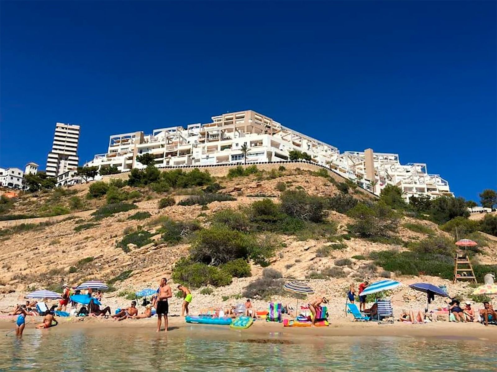 For sale, a truly special apartment in one of the most privileged areas of Benidorm.