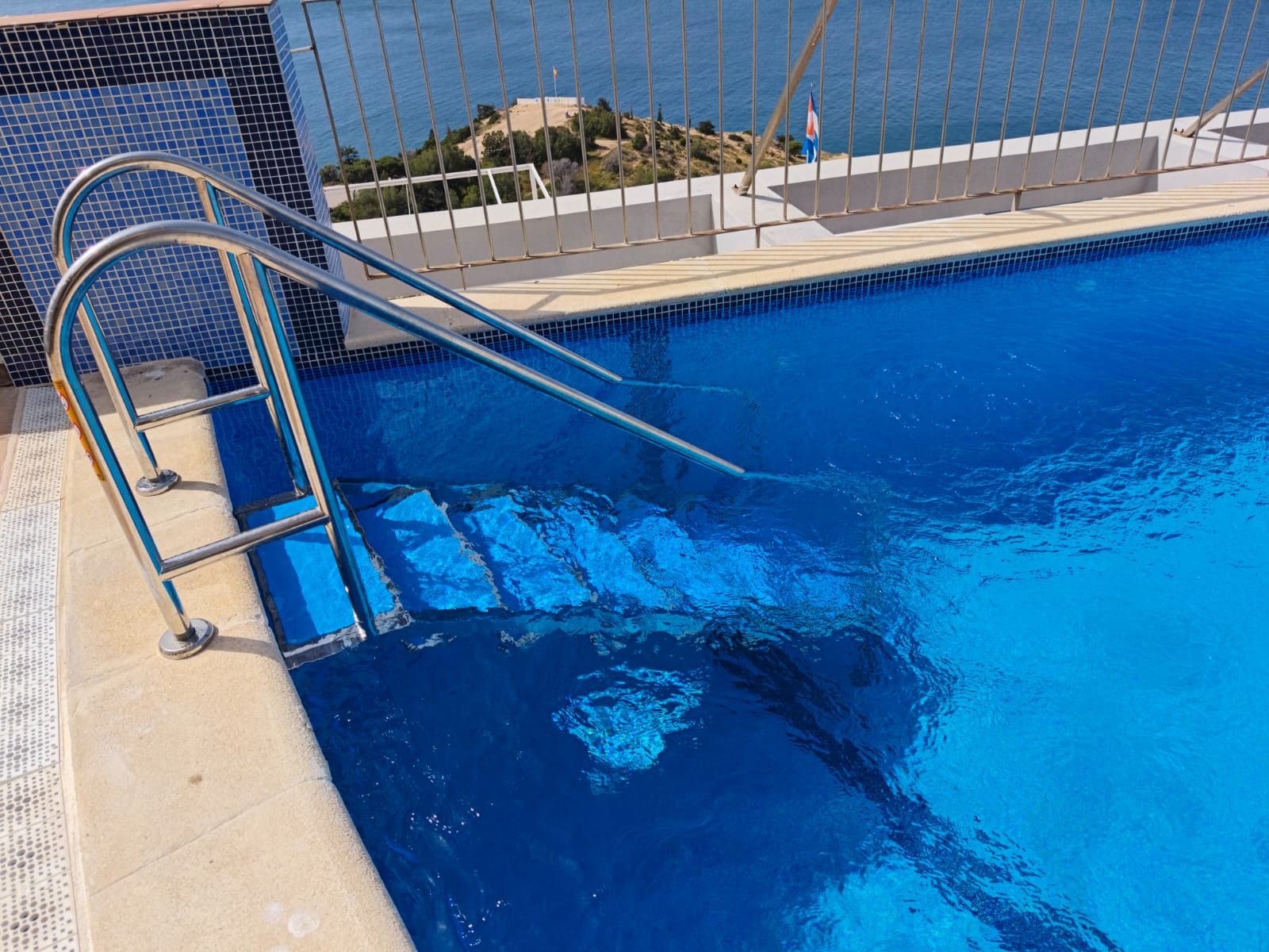 For sale, a truly special apartment in one of the most privileged areas of Benidorm.