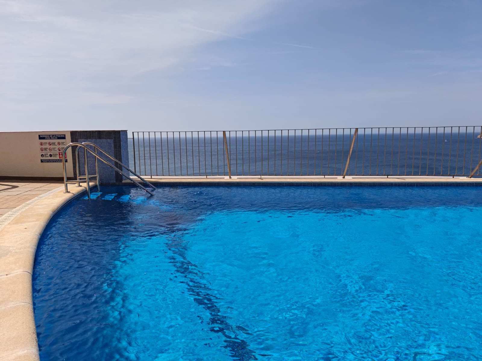 For sale, a truly special apartment in one of the most privileged areas of Benidorm.