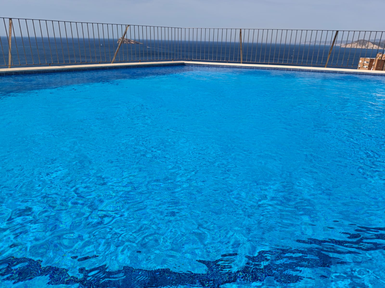 For sale, a truly special apartment in one of the most privileged areas of Benidorm.