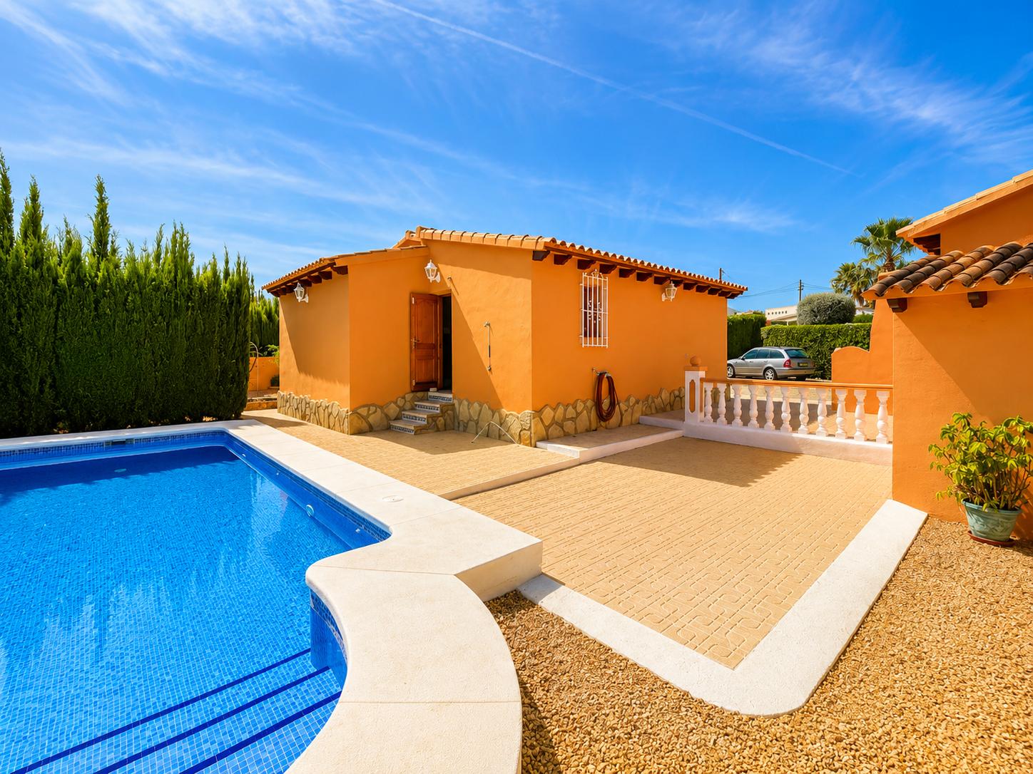 À vendre, chalet indépendant avec piscine privée et terrain de 800 m² dans l'urbanisation Belmonte.