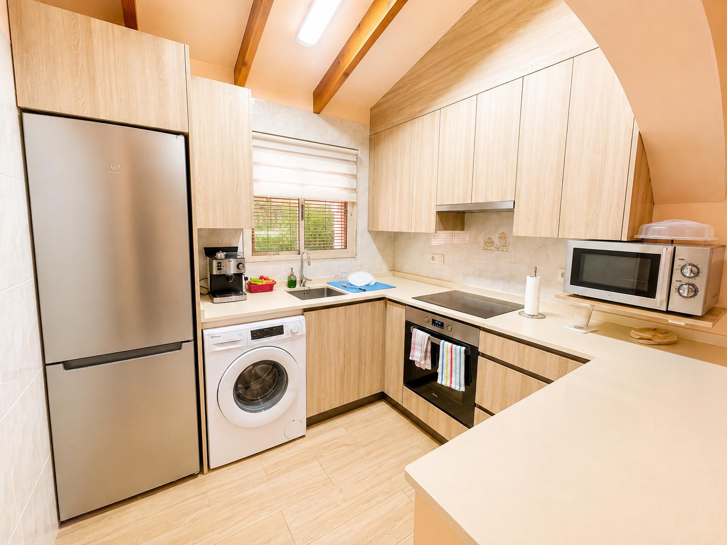 À vendre, chalet indépendant avec piscine privée et terrain de 800 m² dans l'urbanisation Belmonte.