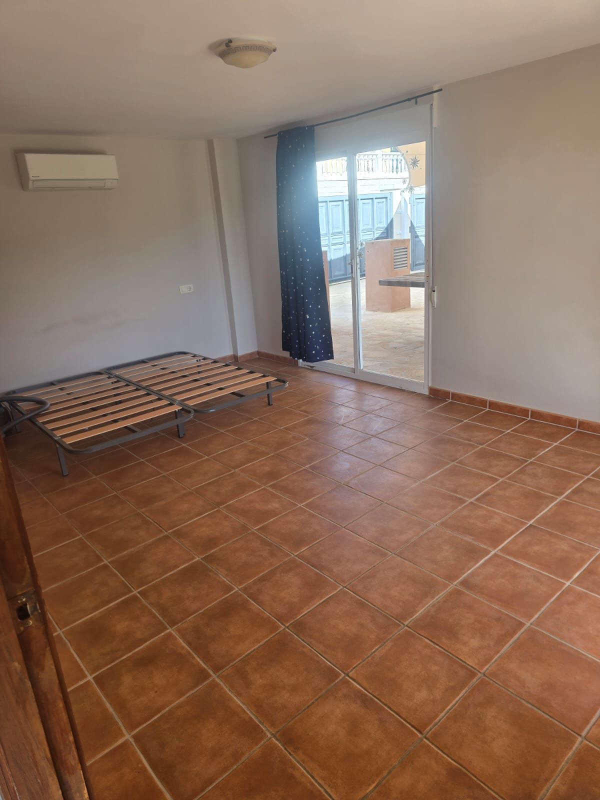 Espectacular villa independiente en Busot con piscina privada, vistas panorámicas y apartamentos independientes