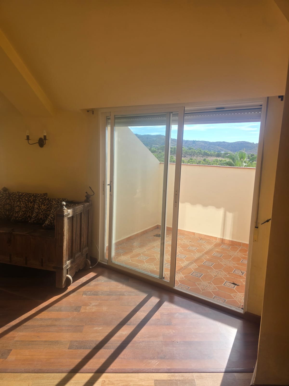 Espectacular villa independiente en Busot con piscina privada, vistas panorámicas y apartamentos independientes