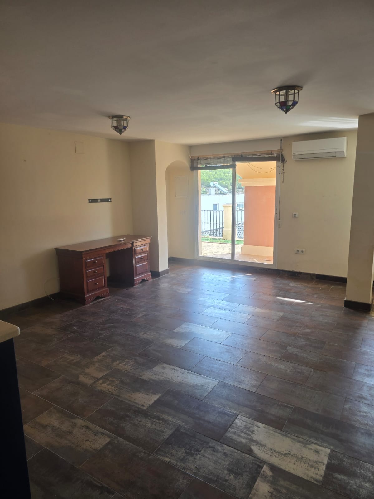 Espectacular villa independiente en Busot con piscina privada, vistas panorámicas y apartamentos independientes