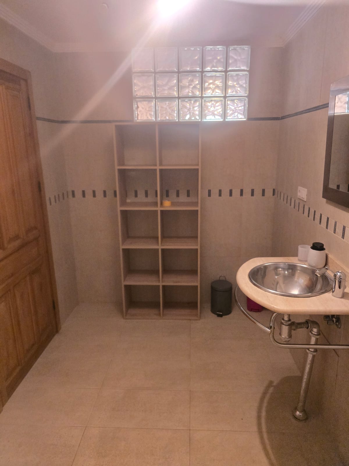 Espectacular villa independiente en Busot con piscina privada, vistas panorámicas y apartamentos independientes