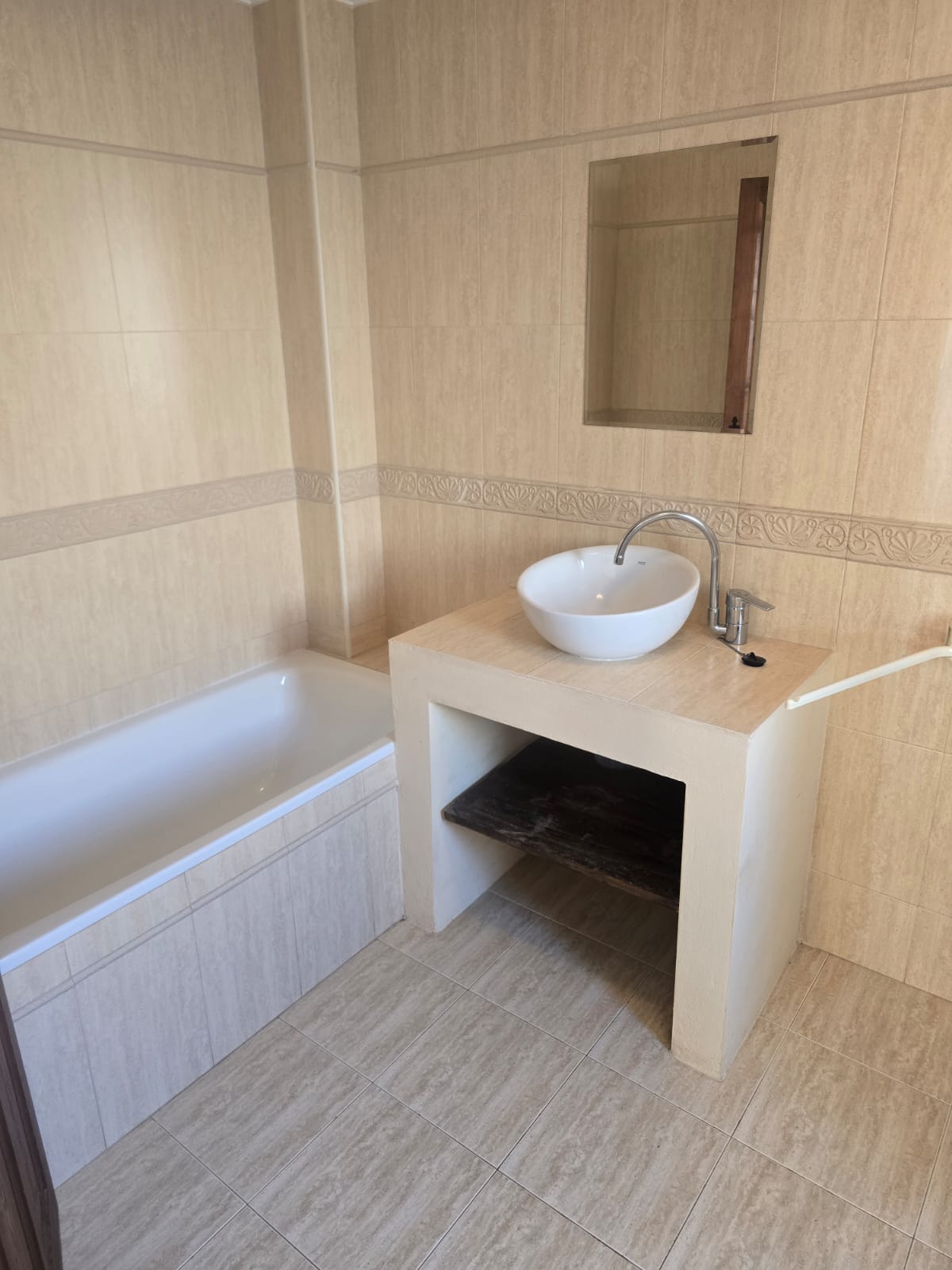 Espectacular villa independiente en Busot con piscina privada, vistas panorámicas y apartamentos independientes