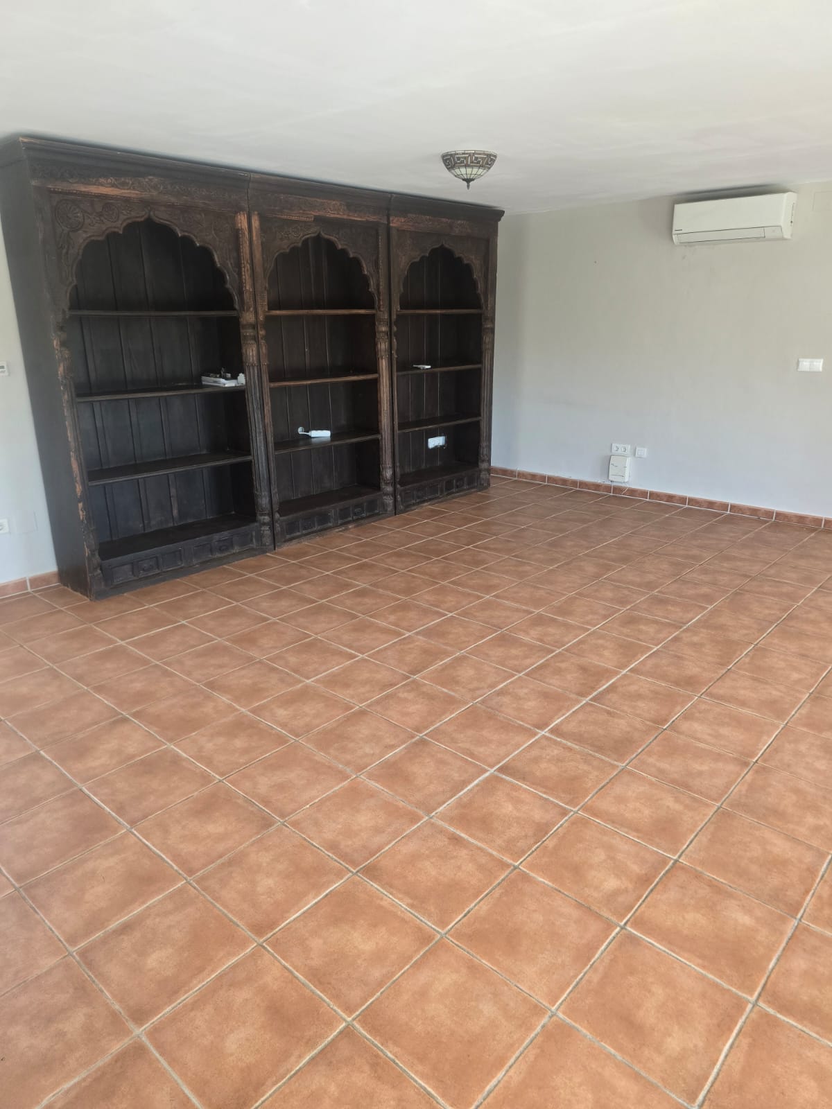 Espectacular villa independiente en Busot con piscina privada, vistas panorámicas y apartamentos independientes