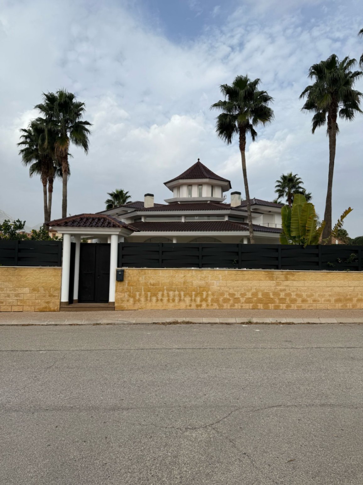 Te koop luxe villa in Alfaz del Pí