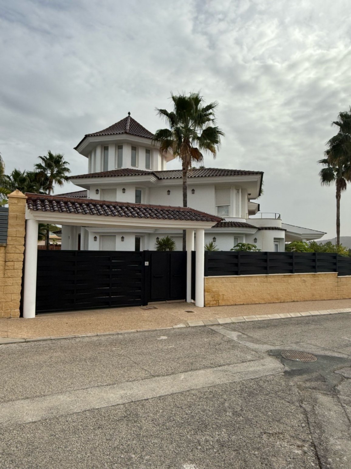 Te koop luxe villa in Alfaz del Pí