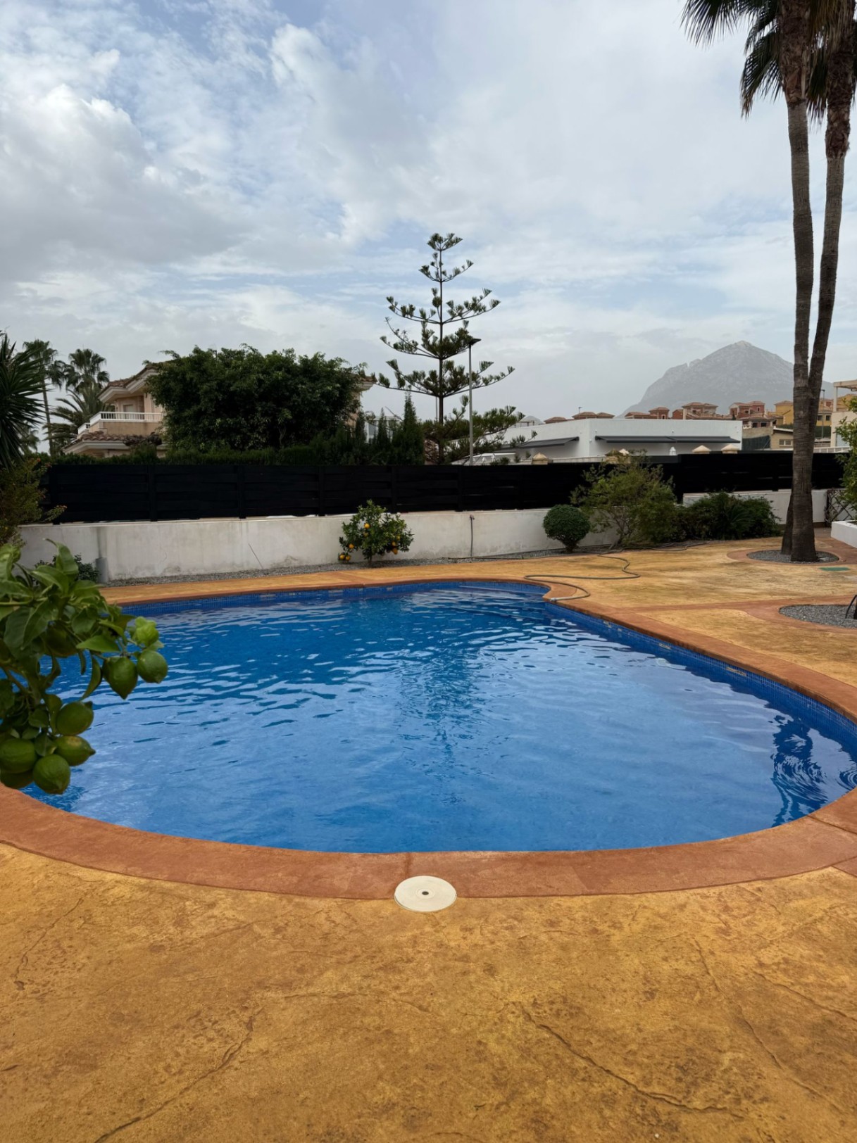 Te koop luxe villa in Alfaz del Pí