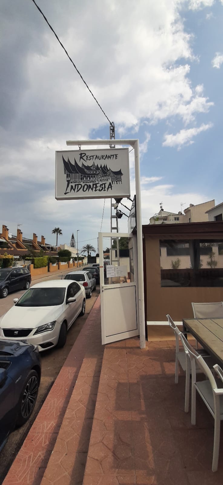 ¡OPORTUNIDAD ÚNICA! TRASPASO RESTAURANTE EN EL CENTRO DE ALBIR