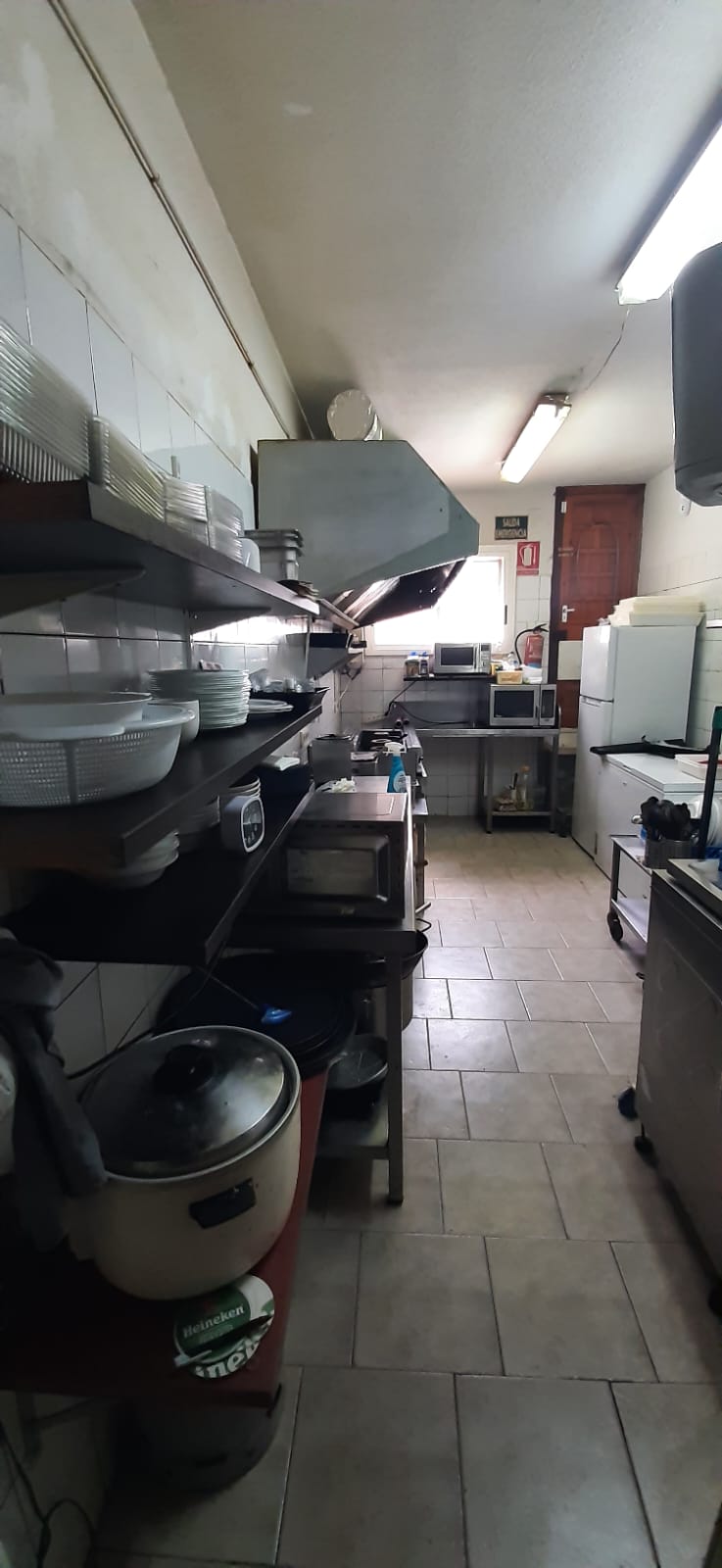 ¡OPORTUNIDAD ÚNICA! TRASPASO RESTAURANTE EN EL CENTRO DE ALBIR