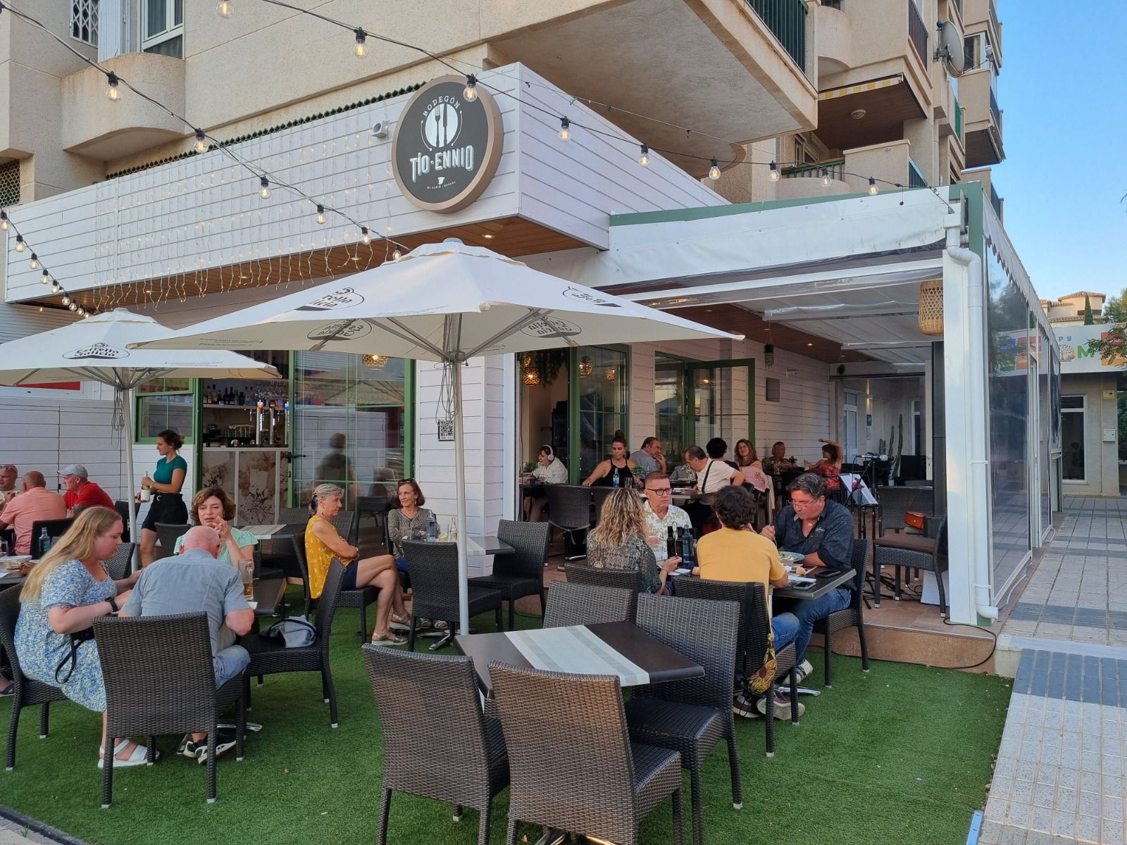 GH-0311 - GRAN OPORTUNIDAD DE TRASPASO EN ALBIR, RESTAURANTE TOTALMENTE RENOVADO Y LISTO PARA ENTRAR