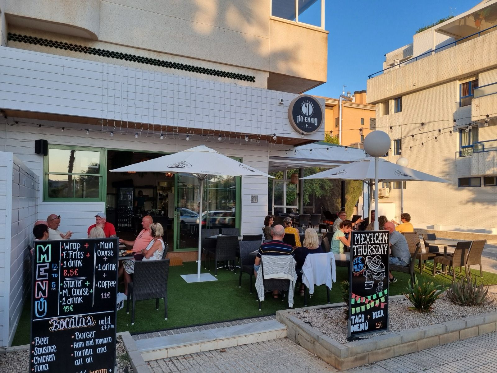 GRAN OPORTUNIDAD DE TRASPASO EN ALBIR, RESTAURANTE TOTALMENTE RENOVADO Y LISTO PARA ENTRAR
