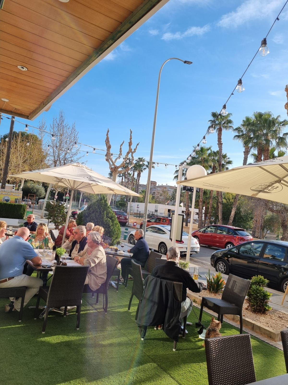 GRAN OPORTUNIDAD DE TRASPASO EN ALBIR, RESTAURANTE TOTALMENTE RENOVADO Y LISTO PARA ENTRAR