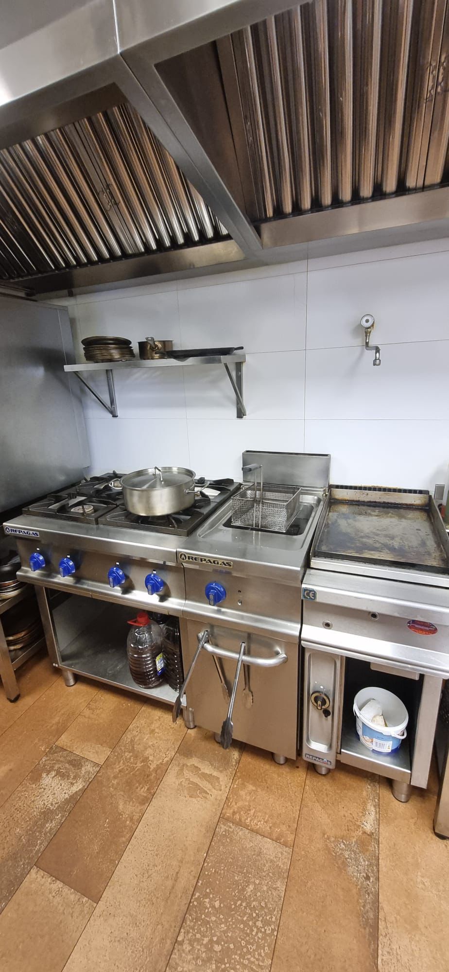 GRAN OPORTUNIDAD DE TRASPASO EN ALBIR, RESTAURANTE TOTALMENTE RENOVADO Y LISTO PARA ENTRAR