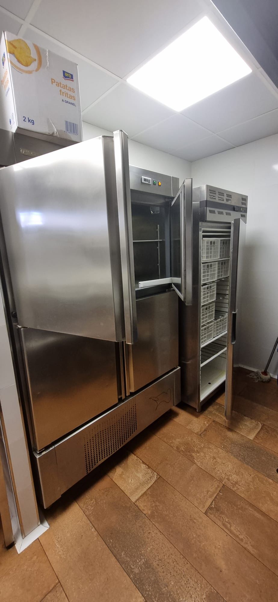 GRAN OPORTUNIDAD DE TRASPASO EN ALBIR, RESTAURANTE TOTALMENTE RENOVADO Y LISTO PARA ENTRAR