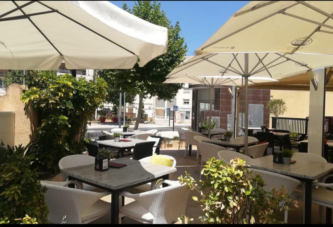 RESTAURANT TRANSFER IN ALBIR – UNIEKE KANS