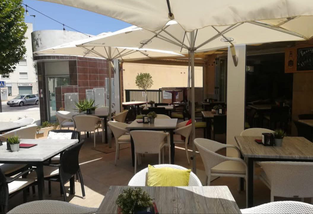 RESTAURANT TRANSFER IN ALBIR – UNIEKE KANS