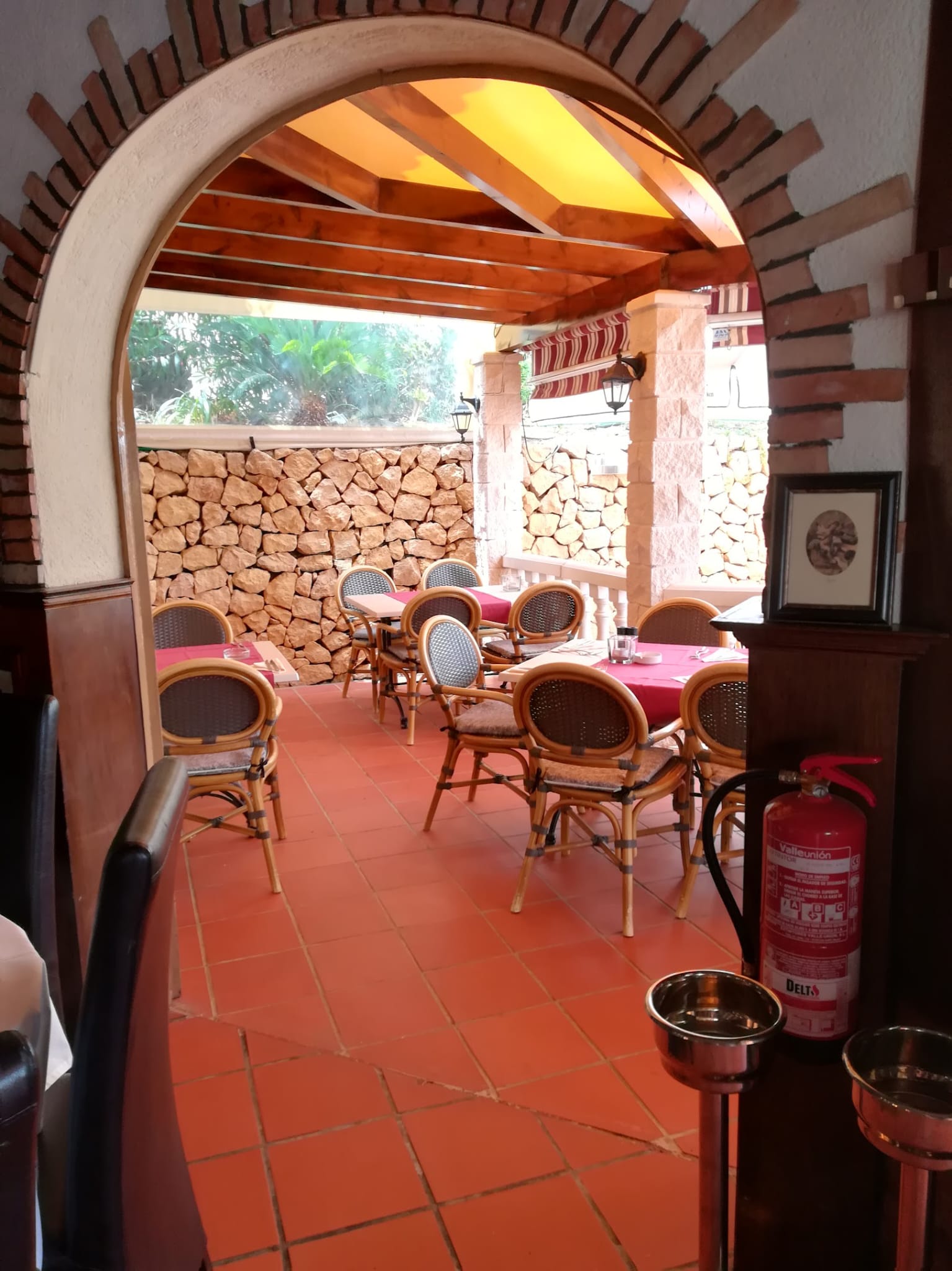 Paz, espacio y una oportunidad única en El Tossal, La Nucía – Descubre tu refugio con historia y potencial