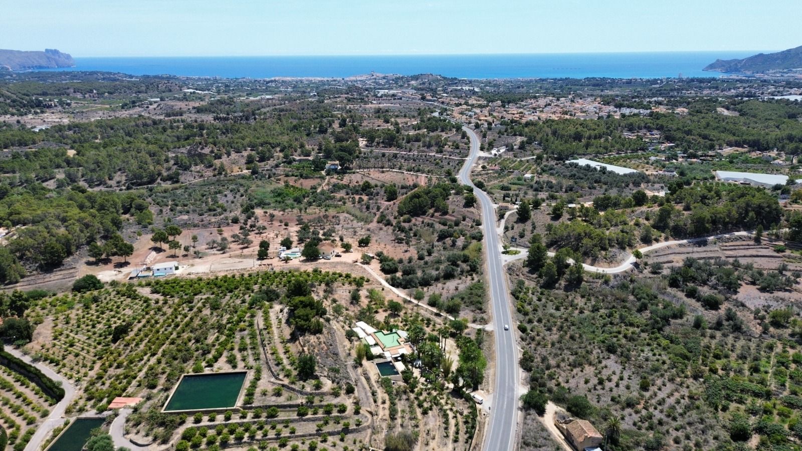 Libertad en el Corazón del Campo – Chalet Independiente con Terreno en El Tossal, La Nucía