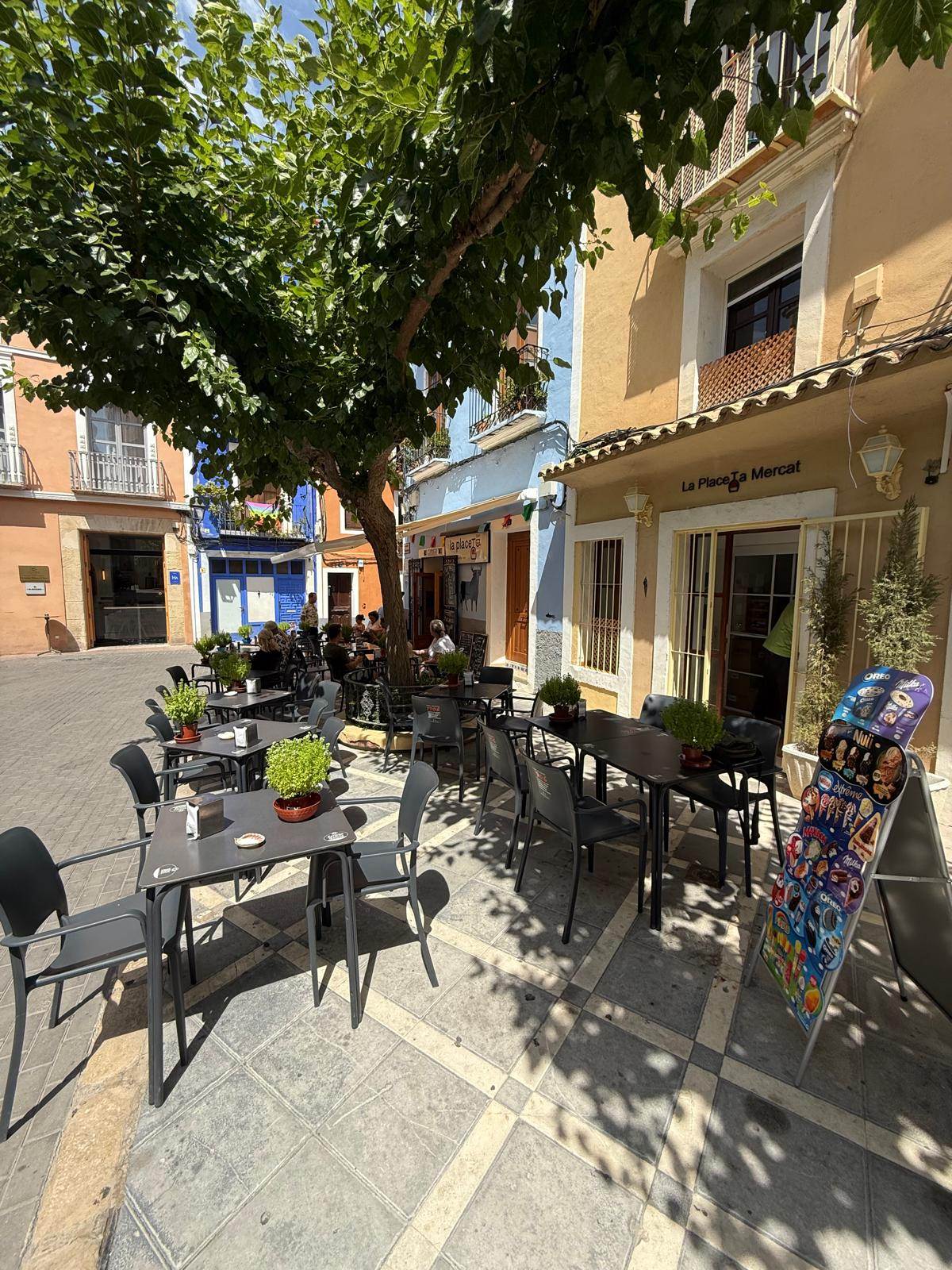 Unique transfer opportunity in the historic heart of La Vila Joiosa!