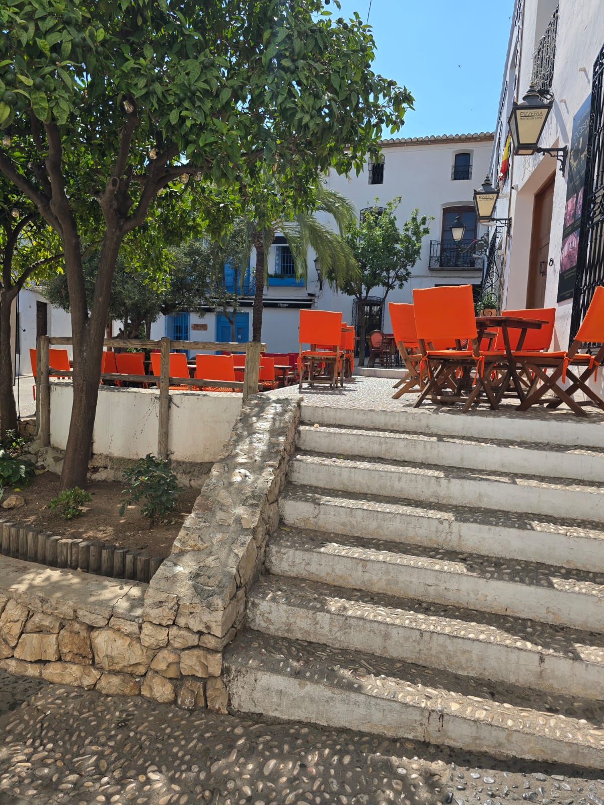 TIL OVERLEVERING: KARAOKE PUB I DET FULLSTENDIGE HJERTET AV ALTEA