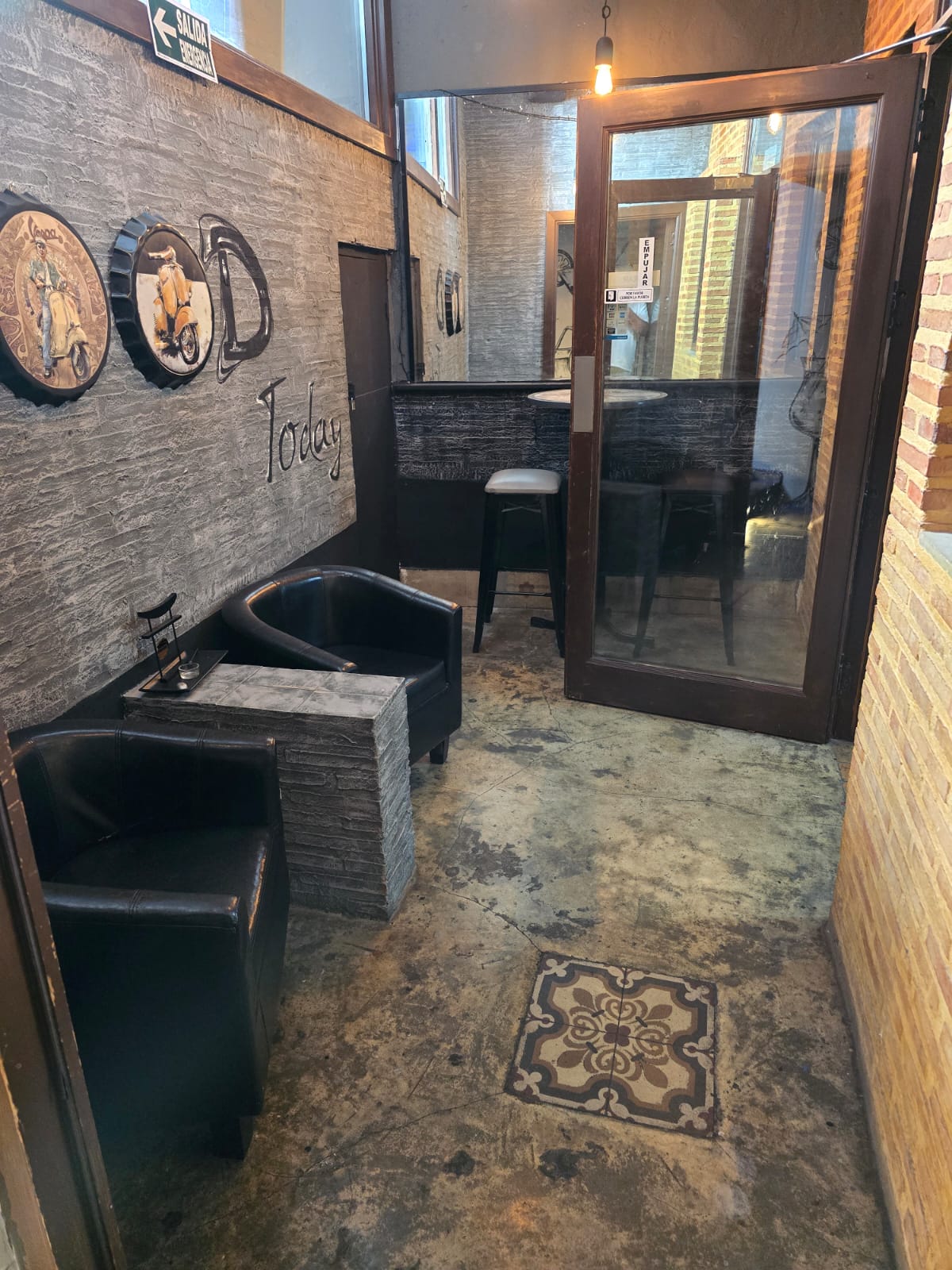 TIL OVERLEVERING: KARAOKE PUB I DET FULLSTENDIGE HJERTET AV ALTEA