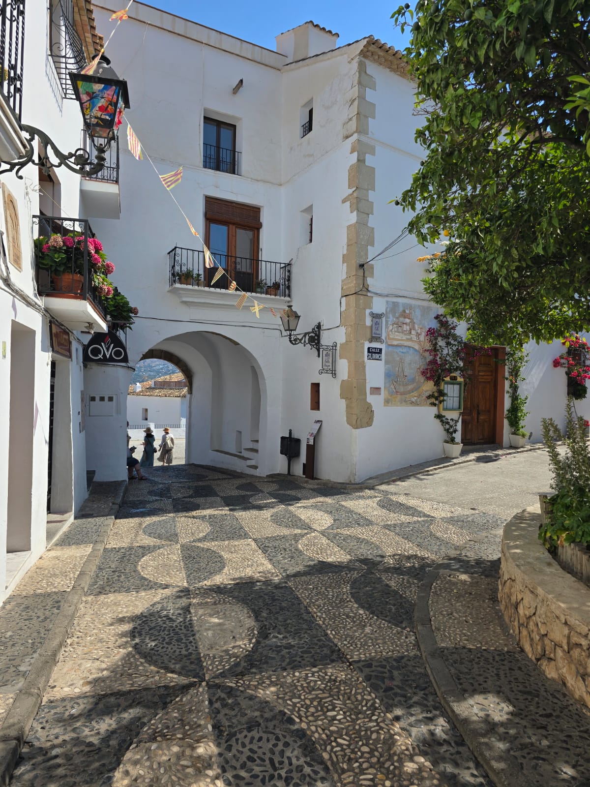 TIL OVERLEVERING: KARAOKE PUB I DET FULLSTENDIGE HJERTET AV ALTEA