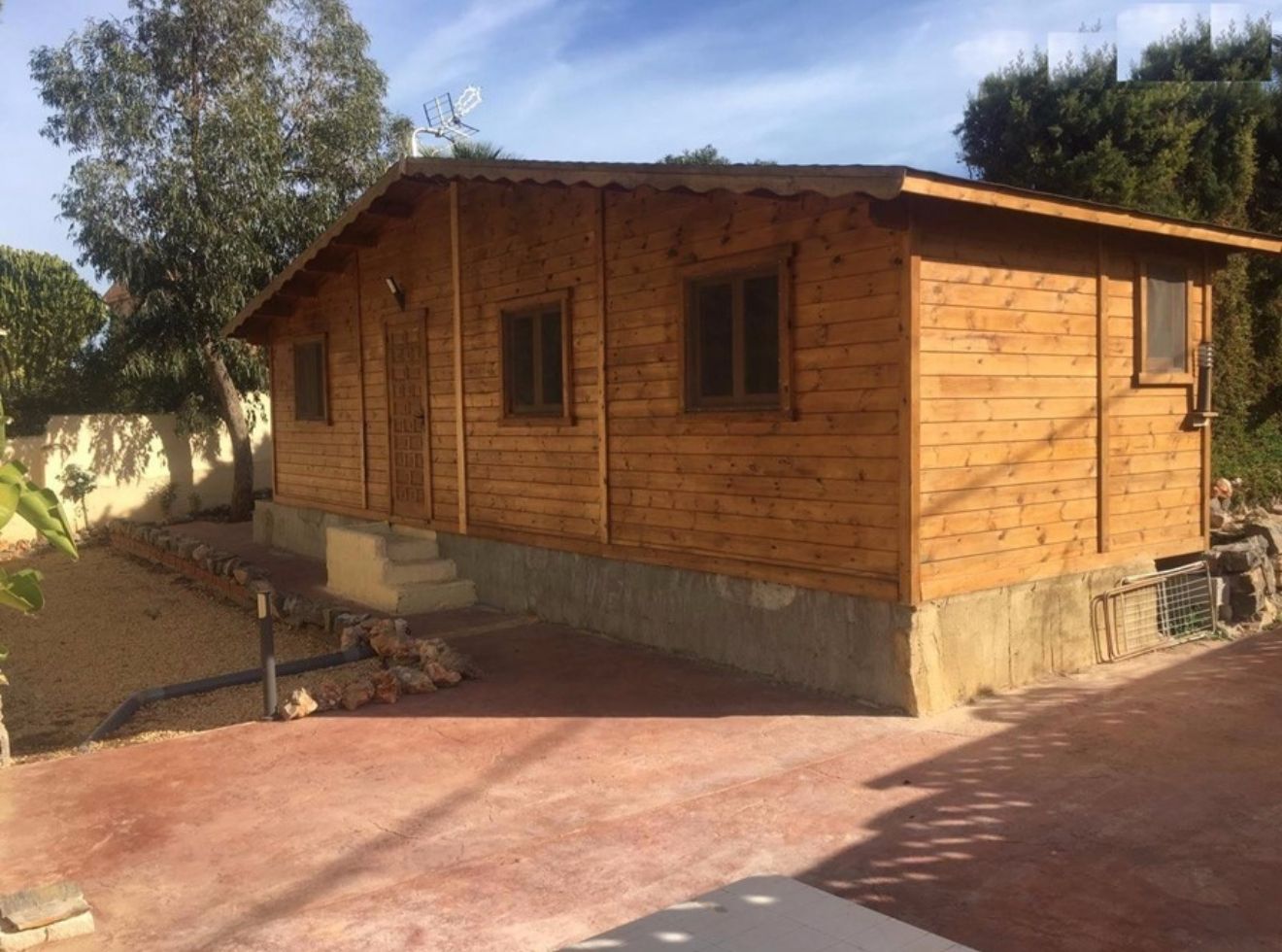 ¡Oportunidad única de alquiler en el corazón de Albir!