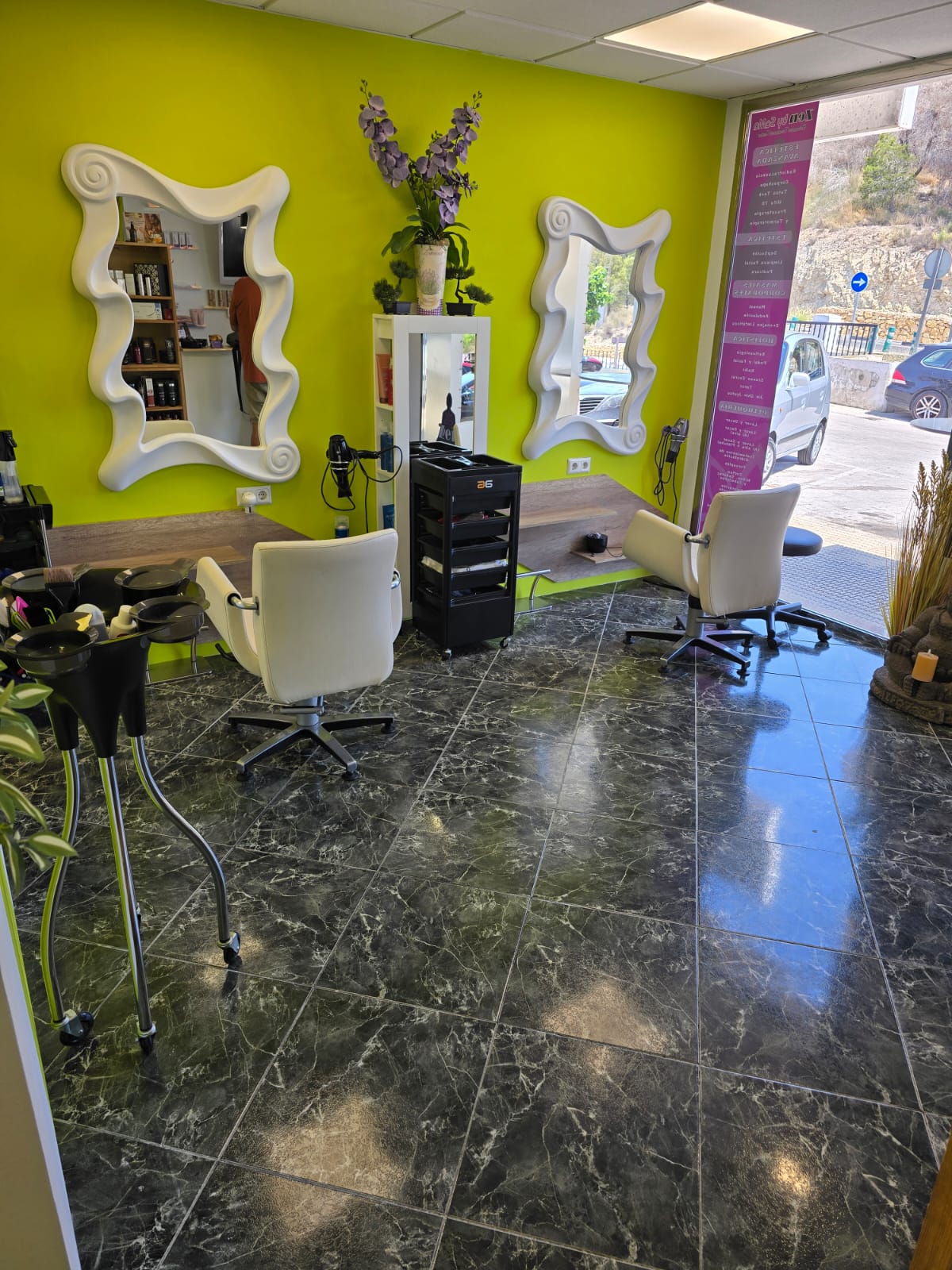 ¡Gran oportunidad en el sector belleza y bienestar en Alfaz del Pi!  
