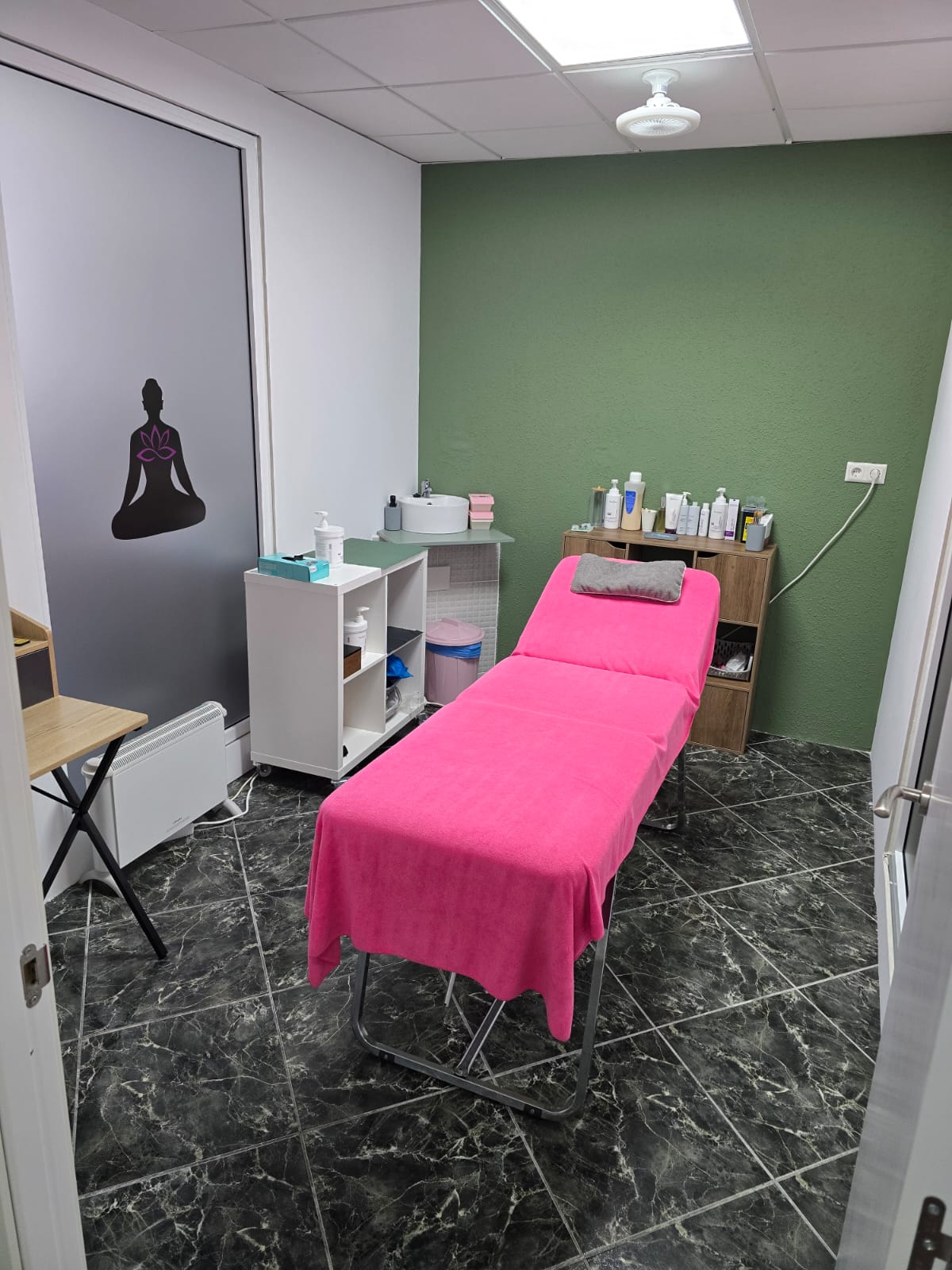 ¡Gran oportunidad en el sector belleza y bienestar en Alfaz del Pi!  