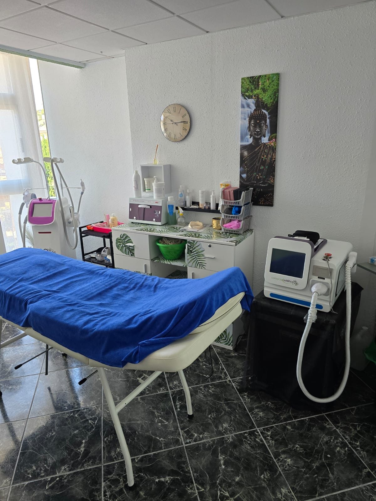 ¡Gran oportunidad en el sector belleza y bienestar en Alfaz del Pi!  